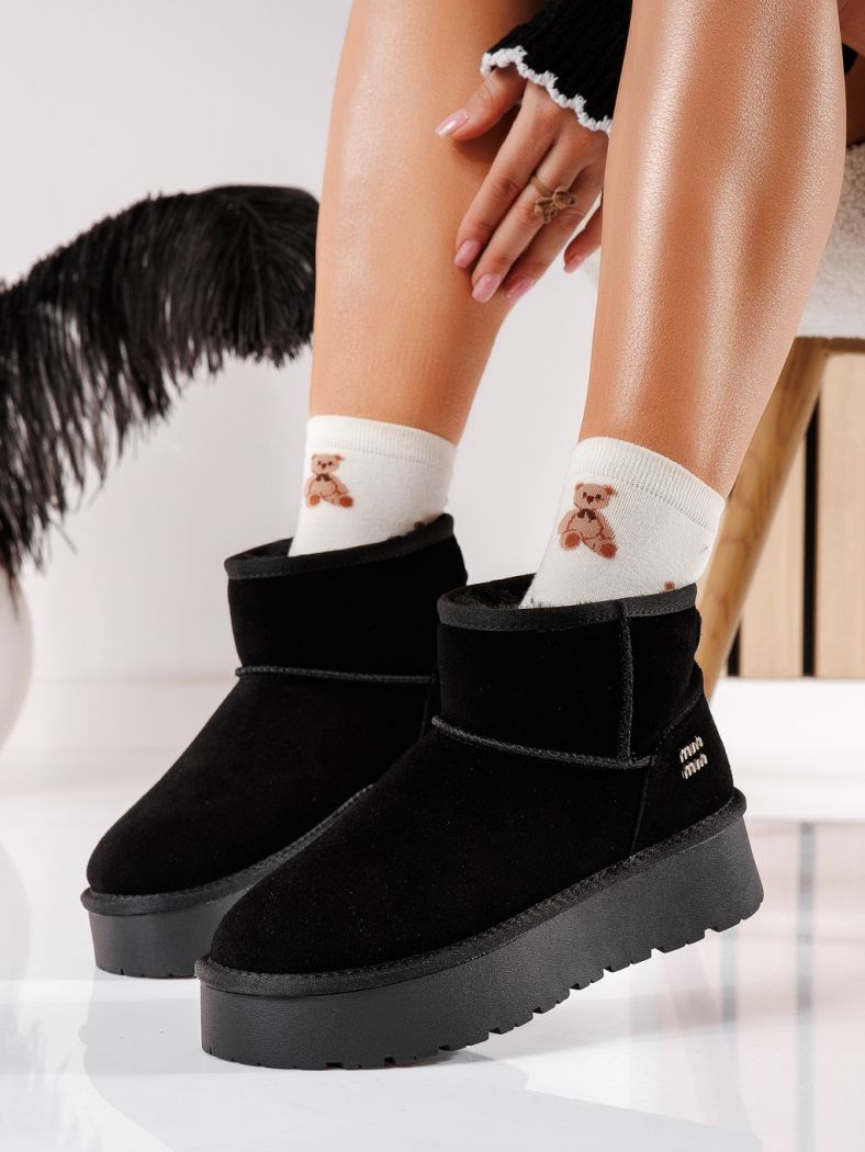Къси дамски чизми, подплатени с пух тип UGG черни от обърната естествена кожа Gloria #30629
