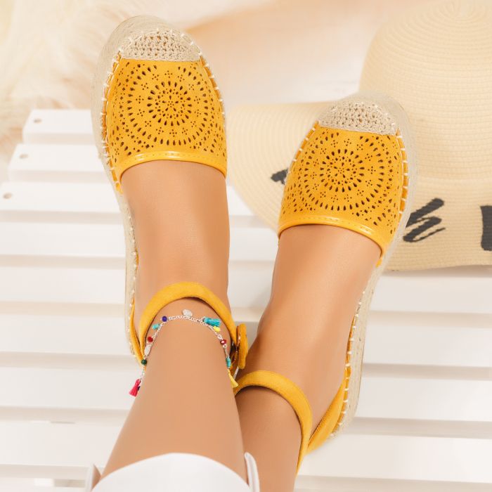 Дамски сандали с платформата Lana Gбелиne #4504M