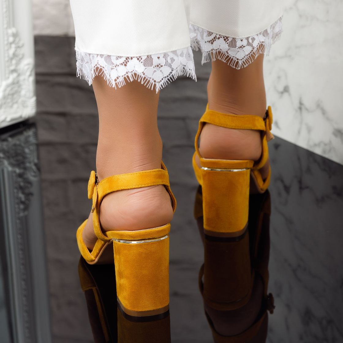 Дамски сандали с ток Ethan Gбелиne #4869M