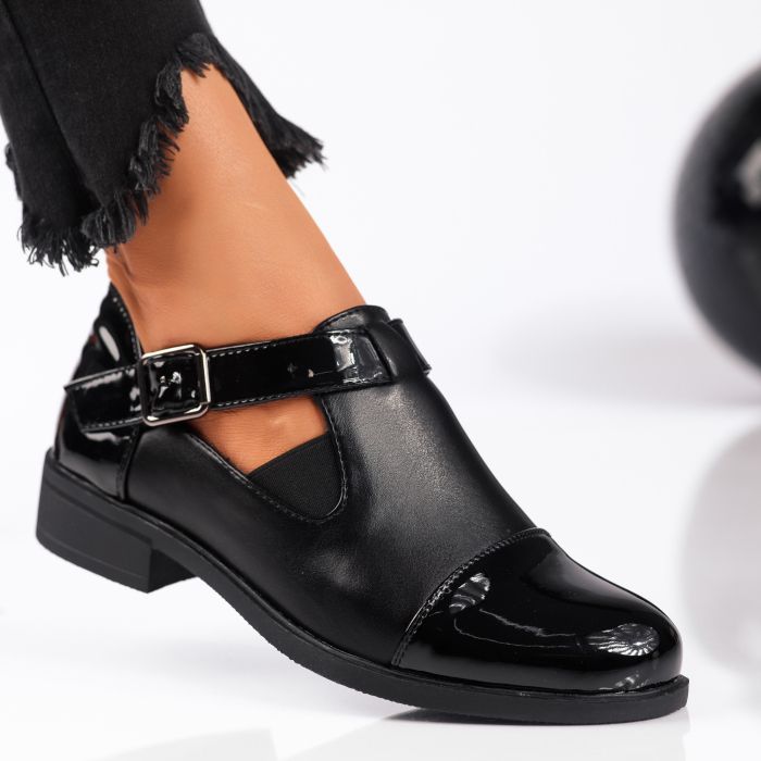 Ежедневни дамски обувки Antonia Черен #9313