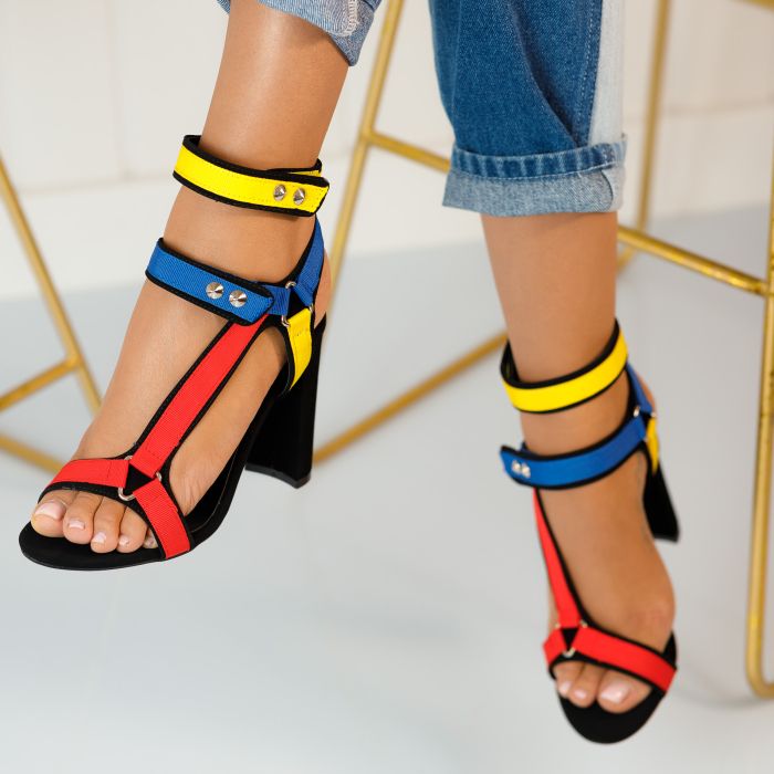 Дамски сандали с ток Abrienda многоцветен #10082