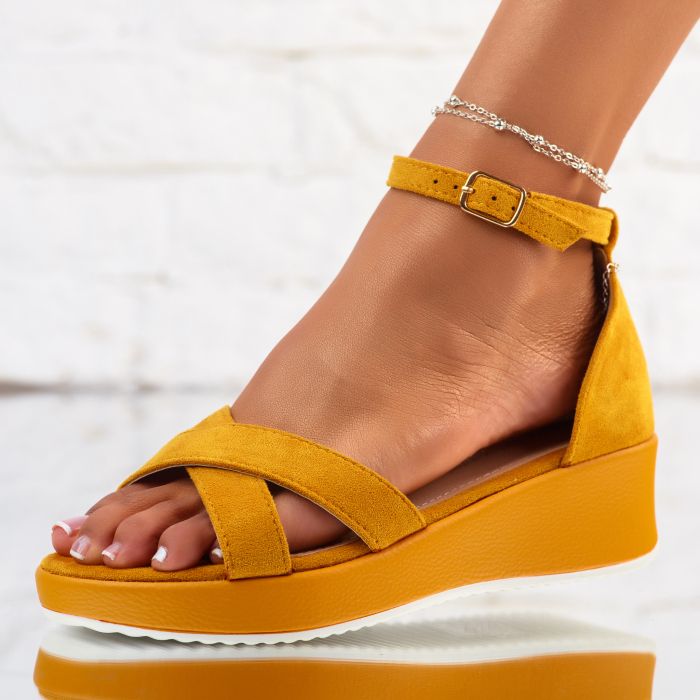 Дамски сандали с платформата Ashlyn жълто #10299