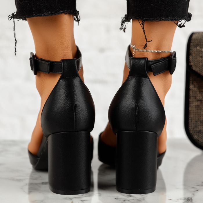 Дамски сандали на ток Tom Черен #10870