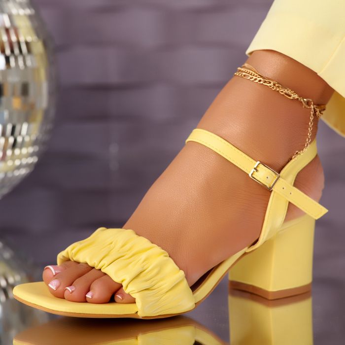 Дамски сандали на ток Bailey жълт #10684