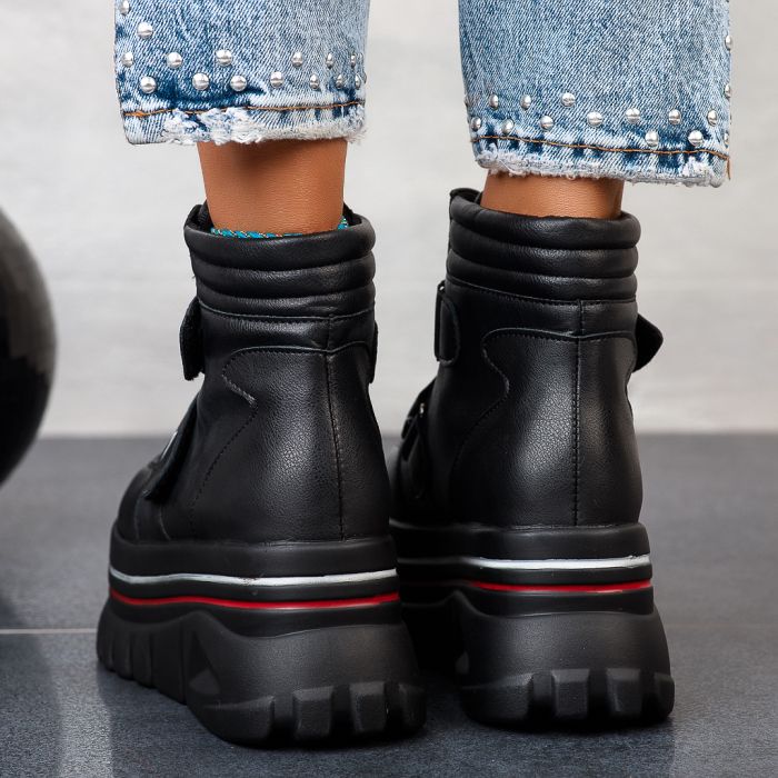 Дамски спортни обувки с платформата Ferb черен #12235